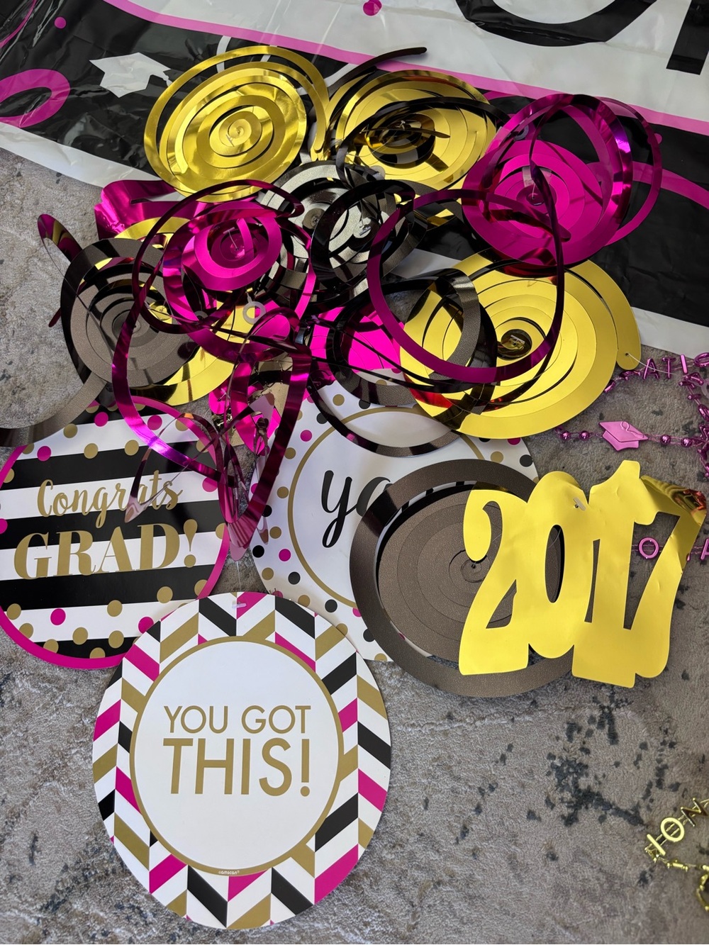 Graduation decor bundle - Picture 4 of 7